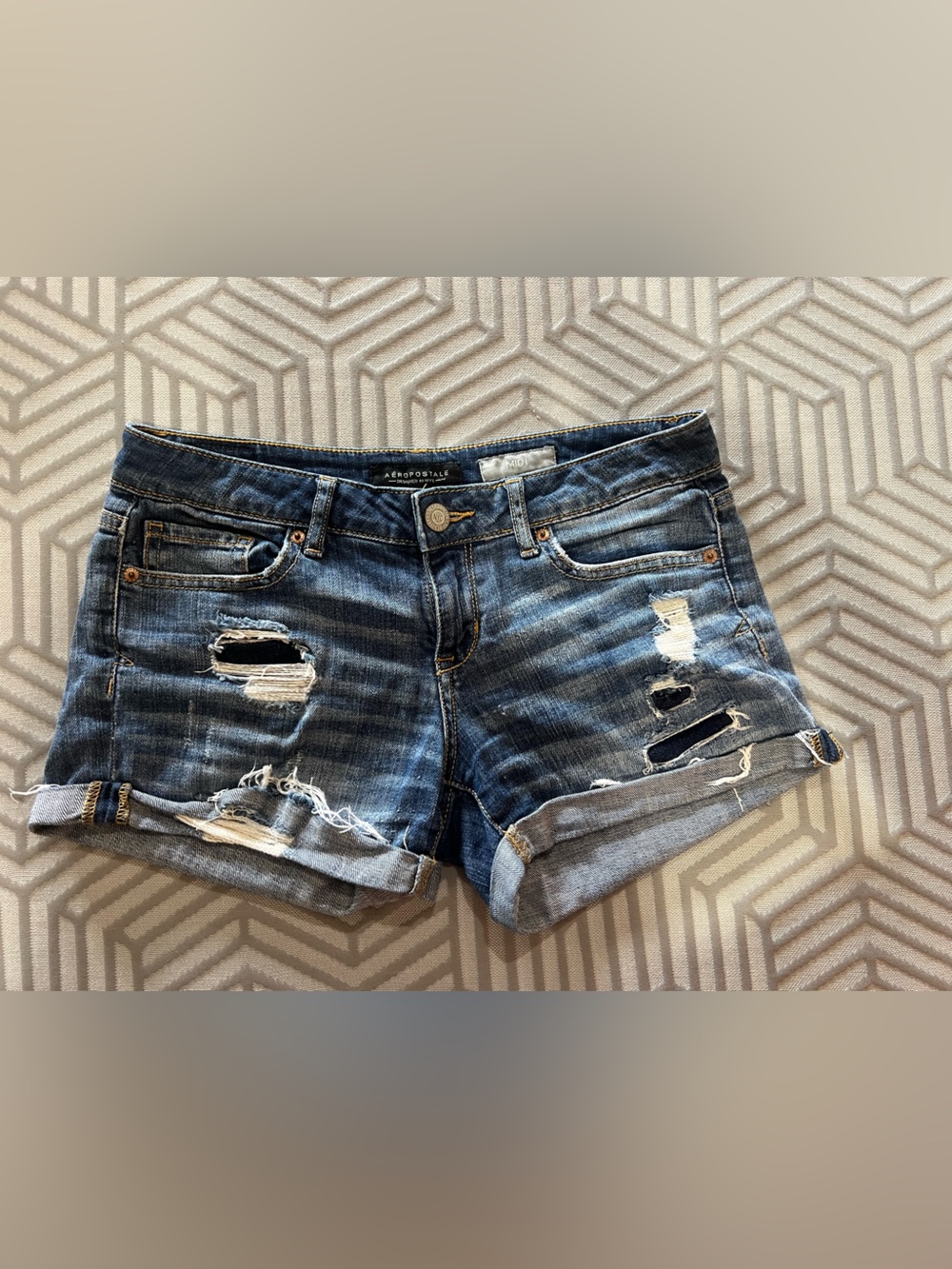 Aeropostale Midi Distressed Jean Shorts, Size 4, EUC